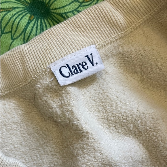 Chic Ivory Ruffle Blouse - Picture 4 of 5